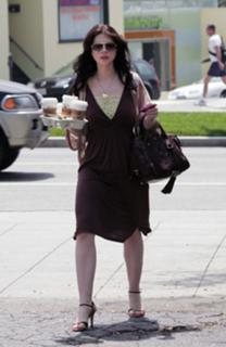 Michelle Trachtenberg feet photo thumbnail