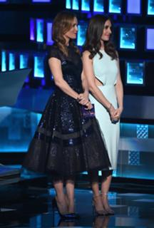 Alison Brie feet photo thumbnail