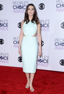 Alison Brie feet photo thumbnail