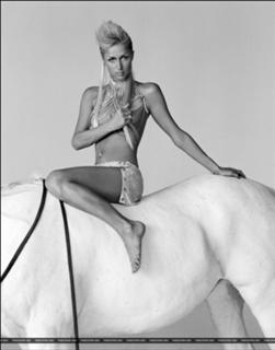 Paris Hilton feet photo thumbnail