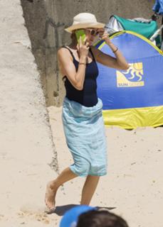 Naomi Watts feet photo thumbnail