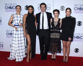 Shay Mitchell feet photo thumbnail