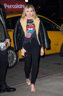 Chloë Grace Moretz feet photo thumbnail