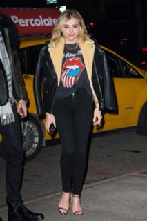 Chloë Grace Moretz feet photo thumbnail