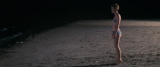 Dakota Fanning feet photo thumbnail