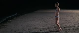 Dakota Fanning feet photo thumbnail