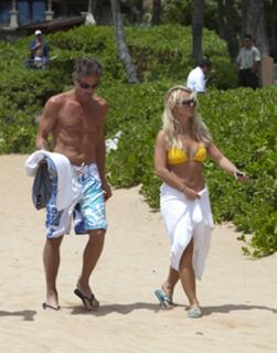 Britney Spears feet photo thumbnail