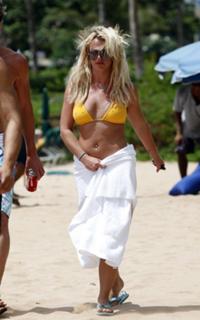 Britney Spears feet photo thumbnail