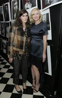 Kirsten Dunst feet photo thumbnail
