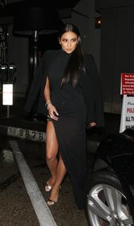 Shay Mitchell feet photo thumbnail