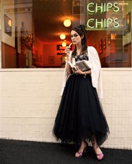 Keira Knightley feet photo thumbnail