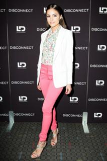 Olivia Culpo feet photo thumbnail