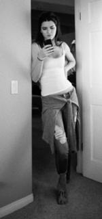 Kendall Jenner feet photo thumbnail