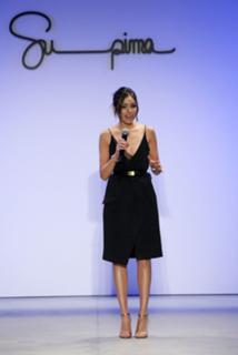 Olivia Culpo feet photo thumbnail