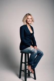 Jennifer Lawrence feet photo thumbnail