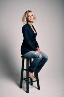 Jennifer Lawrence feet photo thumbnail