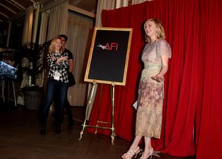Kirsten Dunst feet photo thumbnail