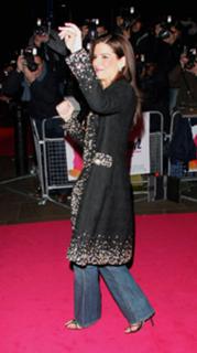 Sandra Bullock feet photo thumbnail