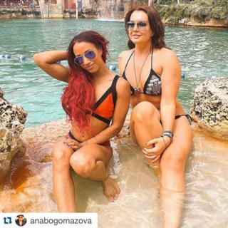 Sasha Banks feet photo thumbnail