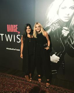 Hadise feet photo thumbnail
