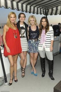Jessica Stroup feet photo thumbnail