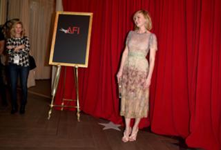 Kirsten Dunst feet photo thumbnail