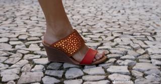 Isis Valverde feet photo thumbnail