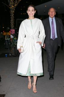 Emmy Rossum feet photo thumbnail