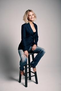 Jennifer Lawrence feet photo thumbnail