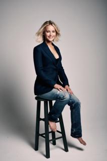 Jennifer Lawrence feet photo thumbnail