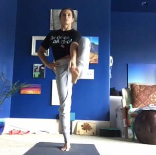 Danica Patrick feet photo thumbnail