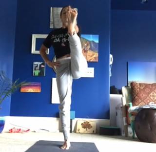 Danica Patrick feet photo thumbnail