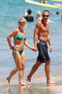 Britney Spears feet photo thumbnail