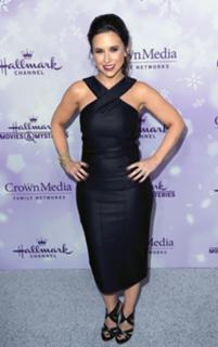 Lacey Chabert feet photo thumbnail