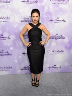 Lacey Chabert feet photo thumbnail