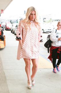 Kesha feet photo thumbnail