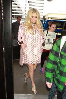Kesha feet photo thumbnail