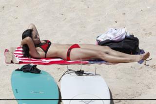 Vanessa Hudgens feet photo thumbnail