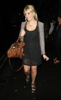 Holly Willoughby feet photo thumbnail
