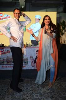 Sonali Bendre feet photo thumbnail