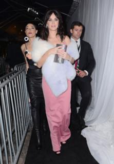 Katy Perry feet photo thumbnail