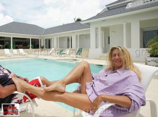 Mara Venier feet photo 5