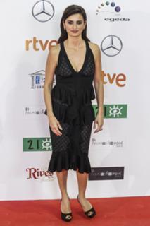 Penélope Cruz feet photo thumbnail