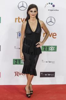 Penélope Cruz feet photo thumbnail