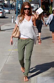 Audrina Patridge feet photo thumbnail