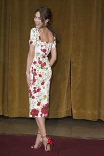 Olga Kurylenko feet photo thumbnail