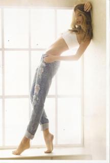 Camila Morrone feet photo thumbnail