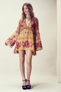 Camila Morrone feet photo thumbnail