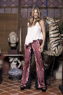 Camila Morrone feet photo thumbnail