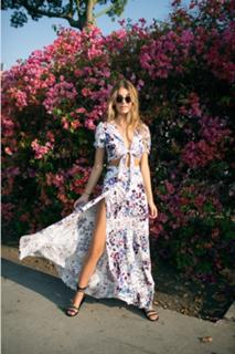 Camila Morrone feet photo thumbnail